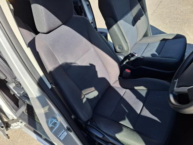 ノア X ナビ TV 電動スライドドア LEDヘッドランプ キーレスエントリー アイドリングストップ 3列シート CVT CD Bluetooth 衝突安全ボディ ABS ESC エアコン パワーステアリング(42枚目)