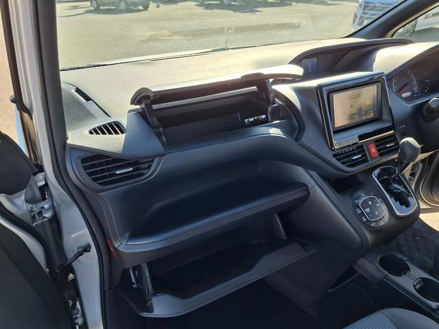 ノア X ナビ TV 電動スライドドア LEDヘッドランプ キーレスエントリー アイドリングストップ 3列シート CVT CD Bluetooth 衝突安全ボディ ABS ESC エアコン パワーステアリング(43枚目)
