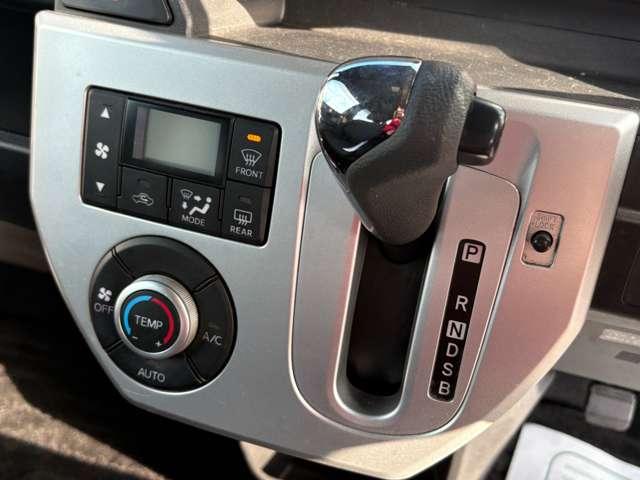 ���i�����ގ��ɕK�����삷�郌�o�[�ł��B����̂��₷�����̂ɂȂ��Ă��܂��B���Ј�x�̊����Ă��������B