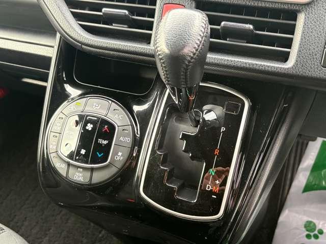 ヴォクシー 　バックカメラ　ＴＶ　オートクルーズコントロール　レーンアシスト　衝突被害軽減システム　両側スライド・片側電動　オートマチックハイビーム　エアロ　スマートキー　アイドリングストップ　電動格納ミラー（6枚目）