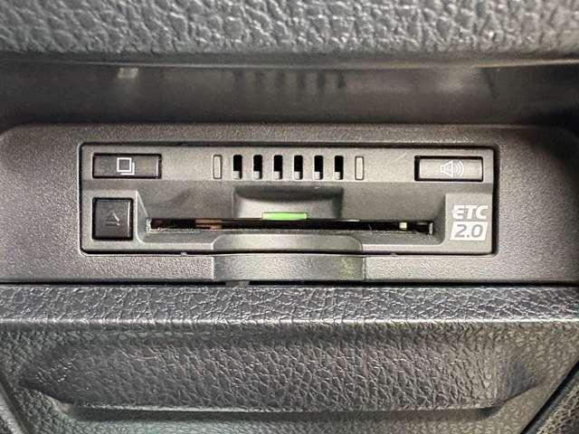 ヴォクシー 　バックカメラ　ＴＶ　オートクルーズコントロール　レーンアシスト　衝突被害軽減システム　両側スライド・片側電動　オートマチックハイビーム　エアロ　スマートキー　アイドリングストップ　電動格納ミラー（10枚目）