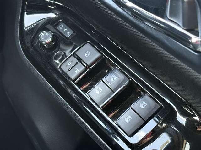 ヴォクシー ＺＳ　煌　ＥＴＣ　バックカメラ　オートクルーズコントロール　レーンアシスト　衝突被害軽減システム　両側電動スライドドア　オートマチックハイビーム　オートライト　スマートキー　アイドリングストップ　電動格納ミラー（10枚目）