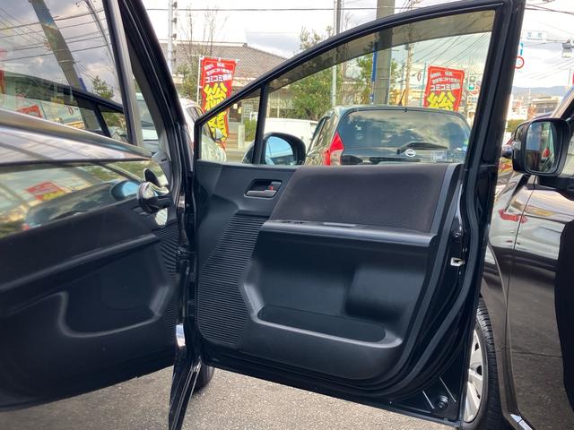 フリード G ジャストセレクション スマートキー SDナビ フルセグ DVD再生 Bluetooth SDカード 後席モニターBカメラ ETC HIDライト 社外14AW オートA/C 両面自動ドア ドアミラーウインカー 6人乗(19枚目)