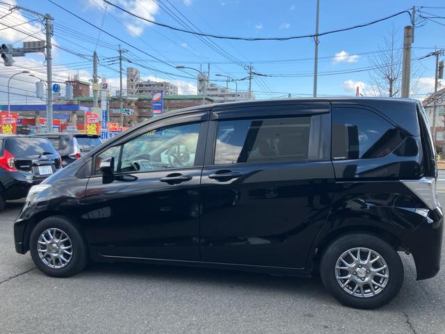 フリード G ジャストセレクション スマートキー SDナビ フルセグ DVD再生 Bluetooth SDカード 後席モニターBカメラ ETC HIDライト 社外14AW オートA/C 両面自動ドア ドアミラーウインカー 6人乗(24枚目)