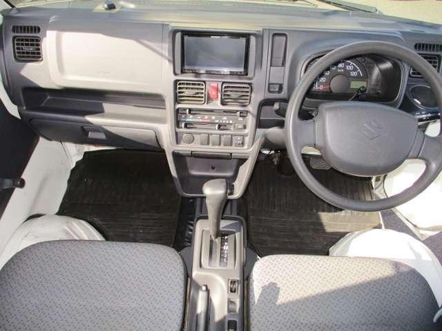 キャリイトラック ＫＣエアコン・パワステ　社外メモリーナビ／地デジ／ＣＤ／ＤＶＤ／Ｂｌｕｅｔｏｏｔｈ／ＳＤカード　前ドラレコ　エアコンフロアオートマ　３方開　スペアキー付　スペアタイヤ　Ｗエアバッグ　保証書　取説（4枚目）