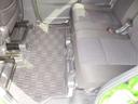 後部座席足元