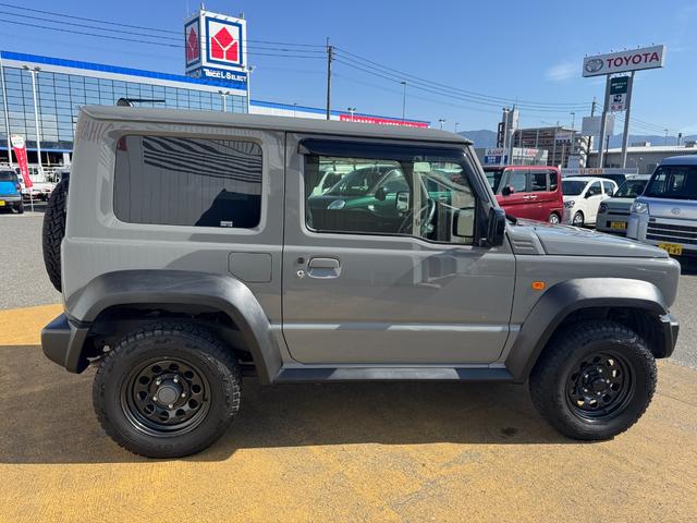 ジムニーシエラ ＪＬ　令和２年式　オーディオレス　ＭＴ車（8枚目）