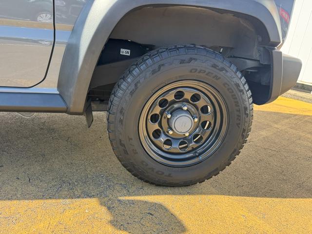 ジムニーシエラ ＪＬ　令和２年式　オーディオレス　ＭＴ車（30枚目）