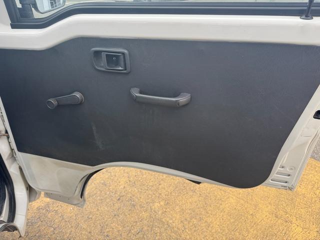 �ԗ��̏ڍׂ��Ԃɕt���܂��Ă̓X�^�b�t�܂ł��C�y�ɂ��₢���킹���������B