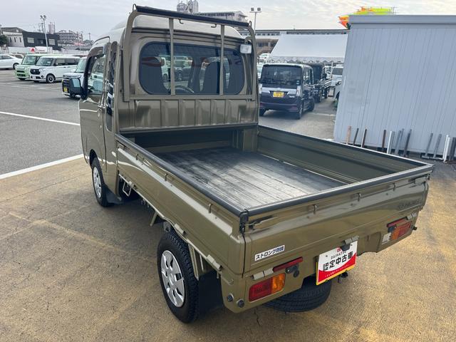 ハイゼットトラック ジャンボＳＡＩＩＩｔ　喫煙車　４ＷＤ　５ＭＴ車　衝突低減ブレーキ　ＣＤチューナー（5枚目）