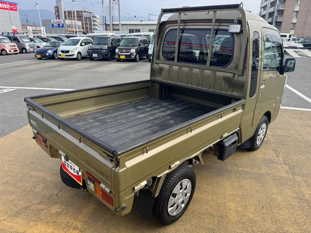 ハイゼットトラック ジャンボＳＡＩＩＩｔ　喫煙車　４ＷＤ　５ＭＴ車　衝突低減ブレーキ　ＣＤチューナー（7枚目）