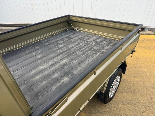 ハイゼットトラック ジャンボＳＡＩＩＩｔ　喫煙車　４ＷＤ　５ＭＴ車　衝突低減ブレーキ　ＣＤチューナー（13枚目）