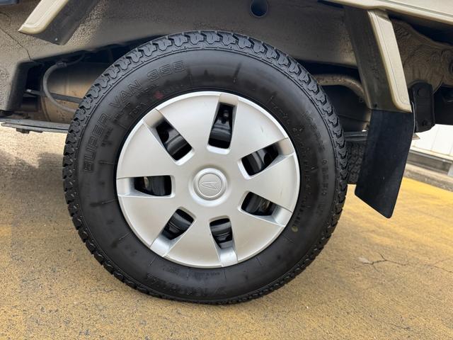 ハイゼットトラック ジャンボＳＡＩＩＩｔ　喫煙車　４ＷＤ　５ＭＴ車　衝突低減ブレーキ　ＣＤチューナー（35枚目）