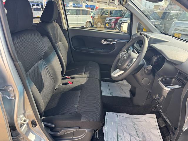 ムーヴ カスタム　Ｘ　ＶＳ　ＳＡＩＩＩ　新車保証継承付　オーディオレス　パノラマモニター付（11枚目）