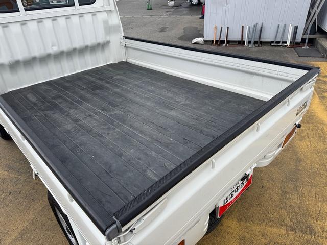 �ԗ��̏ڍׂ��Ԃɕt���܂��Ă̓X�^�b�t�܂ł��C�y�ɂ��₢���킹���������B