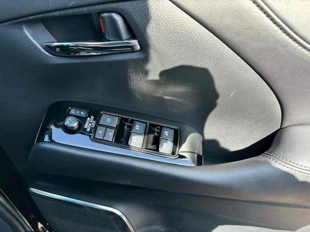 アルファードハイブリッド ＳＲ　Ｃパッケージ　４ＷＤ　バックカメラ　ナビ　ＴＶ　クリアランスソナー　オートクルーズコントロール　レーンアシスト　衝突被害軽減システム　両側電動スライドドア　オートマチックハイビーム　ＬＥＤヘッドランプ　サンルーフ（10枚目）