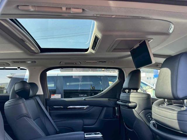 アルファードハイブリッド ＳＲ　Ｃパッケージ　４ＷＤ　バックカメラ　ナビ　ＴＶ　クリアランスソナー　オートクルーズコントロール　レーンアシスト　衝突被害軽減システム　両側電動スライドドア　オートマチックハイビーム　ＬＥＤヘッドランプ　サンルーフ（38枚目）