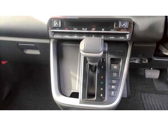 ヴォクシー ハイブリッドS-Z ETC バックカメラ ナビ TV オートクルーズコントロール レーンアシスト 衝突被害軽減システム 両側スライドドア オートマチックハイビーム LEDヘッドランプ スマートキー 電動格納ミラー(8枚目)