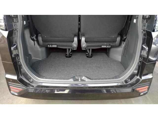 ヴォクシー ハイブリッドS-Z ETC バックカメラ ナビ TV オートクルーズコントロール レーンアシスト 衝突被害軽減システム 両側スライドドア オートマチックハイビーム LEDヘッドランプ スマートキー 電動格納ミラー(17枚目)