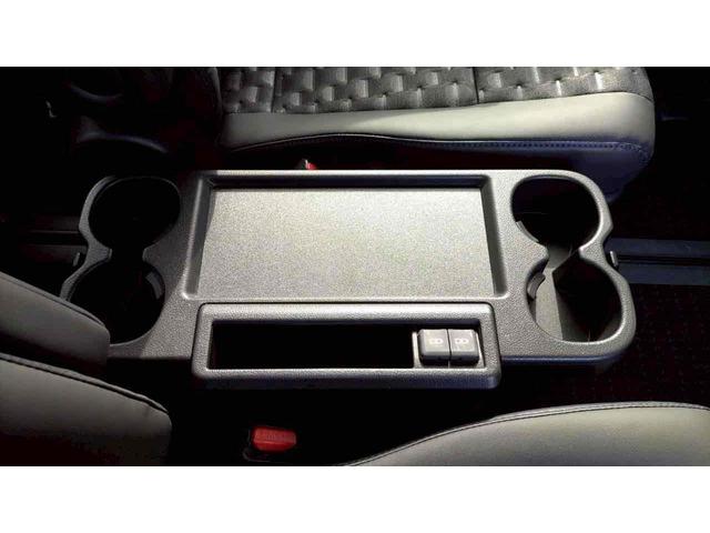 ヴォクシー ハイブリッドS-Z ETC バックカメラ ナビ TV オートクルーズコントロール レーンアシスト 衝突被害軽減システム 両側スライドドア オートマチックハイビーム LEDヘッドランプ スマートキー 電動格納ミラー(29枚目)