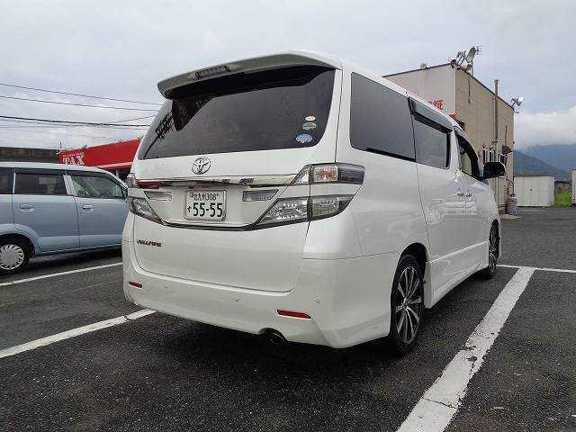 ヴェルファイア ２．４Ｚ　後期モデル　７人乗り　ツインムーンルーフ　全国２年／走行無制限保証　車検２年整備　アルパイン８型ナビ　１０．２インチ後席フリップダウンモニター　パワースライドドア左右　社外１８インチアルミ　純正エアロ（3枚目）