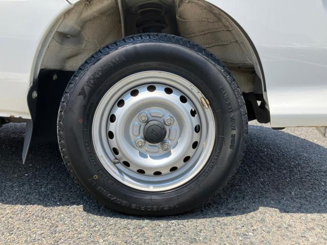 エアコン・パワステスペシャルVS 4WD 5速ミッション車 全国2年/走行無制限保証 特別仕様車 ワンオーナー/禁煙車 三方開 荷台作業灯 泥よけ純正 ドアバイザー純正 フロアマット純正 AM/FMラジオ ゴムラバー付きアオリ(36枚目)