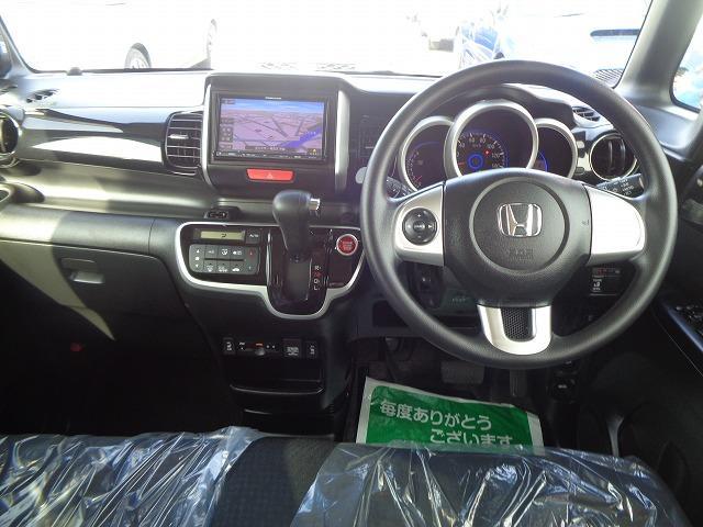 Ｎ－ＢＯＸカスタム Ｇ　ＳＳパッケージ　全国走行無制限保証　特別仕様車　パワースライドドア　ナビ／地デジＴＶ／ＤＶＤ再生／ｂｌｕｅｔｏｏｔｈ／バックモニター　ＥＴＣ　ドライブレコーダー　シートヒーター　純正フルエアロ／アルミ（3枚目）