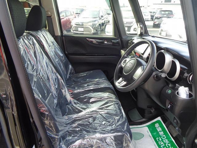 Ｎ－ＢＯＸカスタム Ｇ　ＳＳパッケージ　全国走行無制限保証　特別仕様車　パワースライドドア　ナビ／地デジＴＶ／ＤＶＤ再生／ｂｌｕｅｔｏｏｔｈ／バックモニター　ＥＴＣ　ドライブレコーダー　シートヒーター　純正フルエアロ／アルミ（17枚目）