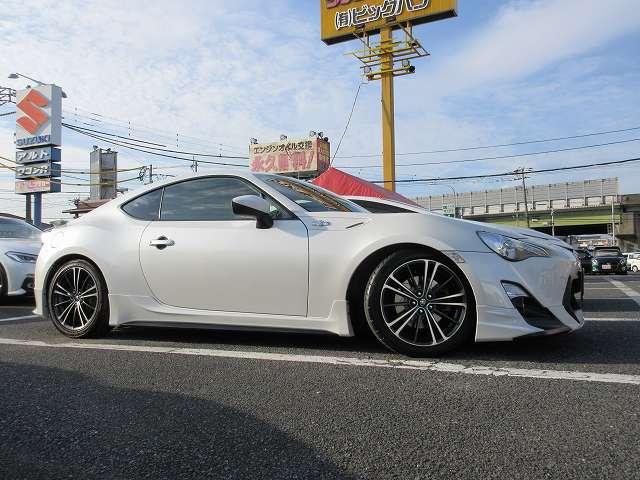 ８６ ＧＴリミテッド　ＴＲＤフルエアロ　ＴＲＤ４本出しマフラー　ＴＥＩＮ車高調　スリットローターブレーキ　全国２年／走行無制限保証／車検２年整備　ローン月々２１．２００キントウ　ドライブレコーダー　ナビ／バックモニター（23枚目）