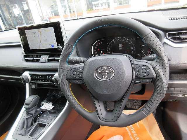 ＲＡＶ４ Ｘ　モデリスタ／ＴＲＤエアロ／メーカーオプション１８インチアルミ　登録済未使用車　衝突被害軽減ブレーキ　８型デイスプレイオーデイオ／ナビ／フルセグＴＶ／バックモニター　ブラインドスポットモニター　ＬＥＤ（11枚目）