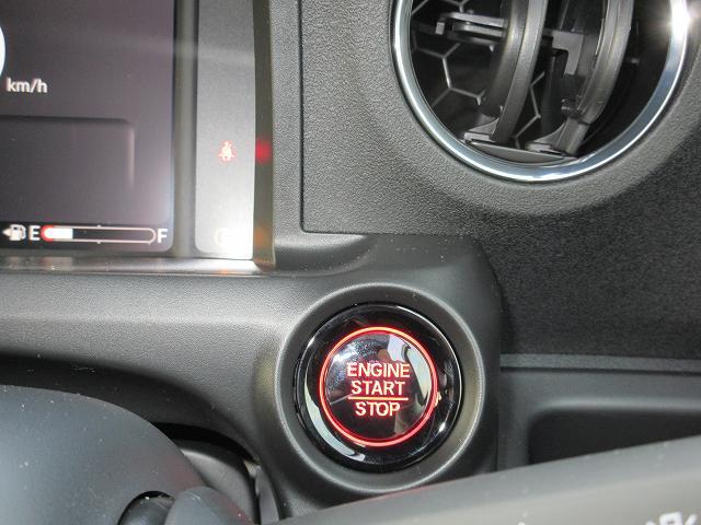 Ｎ－ＢＯＸカスタム ターボコーディネートスタイル　ホンダセンシング　現行モデル　届出済み未使用　純正９型ナビ／フルセグＴＶ／ＤＶＤ再生／Ｂｌｕｅｔｏｏｔｈ／バックモニター　純正ドライブレコーダー　両側パワースライドドア　シートヒーター　ＬＥＤライト（10枚目）