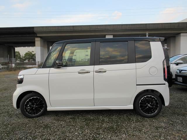 Ｎ－ＢＯＸカスタム ターボコーディネートスタイル　ホンダセンシング　現行モデル　届出済み未使用　純正９型ナビ／フルセグＴＶ／ＤＶＤ再生／Ｂｌｕｅｔｏｏｔｈ／バックモニター　純正ドライブレコーダー　両側パワースライドドア　シートヒーター　ＬＥＤライト（20枚目）