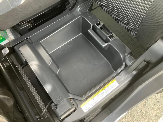 ウェイク ＬリミテッドＳＡＩＩＩ　全国走行無制限保証　衝突被害軽減ブレーキ　全方位モニター　純正前後ドライブレコーダー　純正後席用フリップダウンモニター　純正ナビ／Ｂｌｕｅｔｏｏｔｈ　両側パワースライドドア　ＬＥＤオートライト（27枚目）
