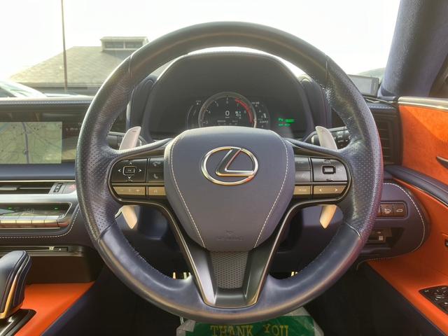 ＬＣ ＬＣ５００ｈ　Ｌパッケージ　メーカーオプション２１インチアルミ　マークレビンソン　セミアニリン本革エアー／パワーシート　パノラマガラスルーフ　寒冷地仕様　禁煙車　セーフティシステム＋　ＢＳＭ　３眼ＬＥＤオートライト　純正ナビ（9枚目）