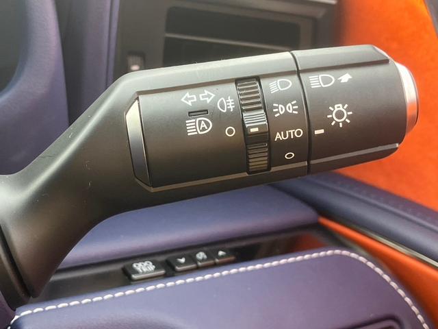 ＬＣ ＬＣ５００ｈ　Ｌパッケージ　メーカーオプション２１インチアルミ　マークレビンソン　セミアニリン本革エアー／パワーシート　パノラマガラスルーフ　寒冷地仕様　禁煙車　セーフティシステム＋　ＢＳＭ　３眼ＬＥＤオートライト　純正ナビ（13枚目）