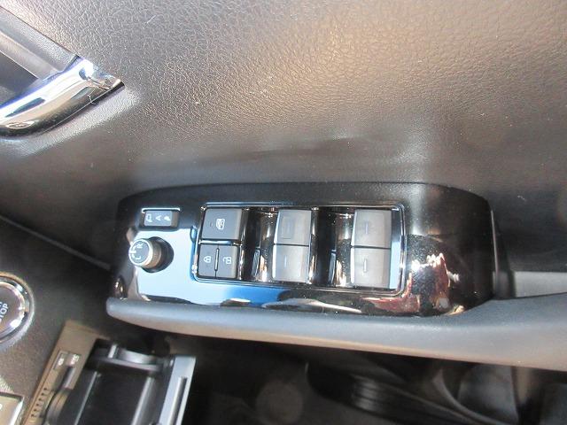 アルファード ２．５Ｓ　タイプゴールドＩＩ　７人乗り　パワーバックドア　新車メーカー保証継承／車検２年整備　後席用１２．１型フリップダウンモニター　純正９型ディスプレイオーデイオ／フルセグＴＶ／ＤＶＤ再生／ＣＤ／Ｂｌｕｅｔｏｏｔｈ　ＥＴＣ（17枚目）