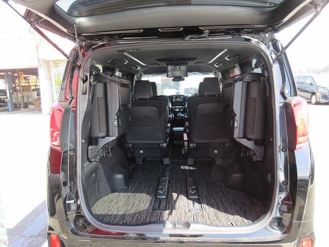 アルファード ２．５Ｓ　タイプゴールドＩＩ　７人乗り　パワーバックドア　新車メーカー保証継承／車検２年整備　後席用１２．１型フリップダウンモニター　純正９型ディスプレイオーデイオ／フルセグＴＶ／ＤＶＤ再生／ＣＤ／Ｂｌｕｅｔｏｏｔｈ　ＥＴＣ（28枚目）