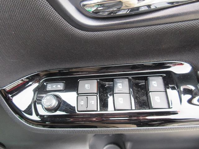 ヴォクシー ＺＳ　煌ＩＩ　７人乗り　純正後席用１２．１型フリップダウンモニター　純正１０型ナビ／フルセグＴＶ／ＤＶＤ再生／ＣＤ録音／Ｂｌｕｅｔｏｏｔｈ／バックモニター　２．０ＥＴＣ　両側パワースライドドア　ＬＥＤオートライト（16枚目）