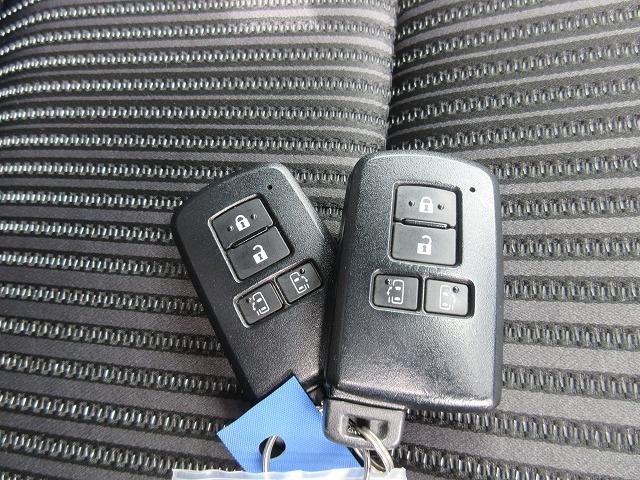 ヴォクシー ＺＳ　煌ＩＩ　７人乗り　純正後席用１２．１型フリップダウンモニター　純正１０型ナビ／フルセグＴＶ／ＤＶＤ再生／ＣＤ録音／Ｂｌｕｅｔｏｏｔｈ／バックモニター　２．０ＥＴＣ　両側パワースライドドア　ＬＥＤオートライト（18枚目）