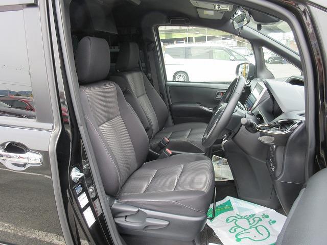 ヴォクシー ＺＳ　煌ＩＩ　７人乗り　純正後席用１２．１型フリップダウンモニター　純正１０型ナビ／フルセグＴＶ／ＤＶＤ再生／ＣＤ録音／Ｂｌｕｅｔｏｏｔｈ／バックモニター　２．０ＥＴＣ　両側パワースライドドア　ＬＥＤオートライト（19枚目）