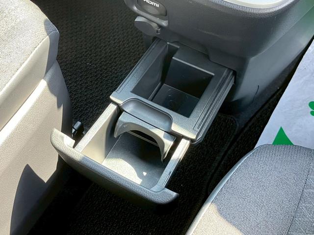 ヴォクシー Ｓ－Ｇ　７人乗り　禁煙車　衝突被害軽減ブレーキ　純正１０．５型ディスプレイオーデイオ／フルセグＴＶ／Ｂｌｕｅｔｏｏｔｈ／バックモニター　２．０ＥＴＣ　ＬＥＤオートライト　パワースライドドア　純正１６アルミ（24枚目）