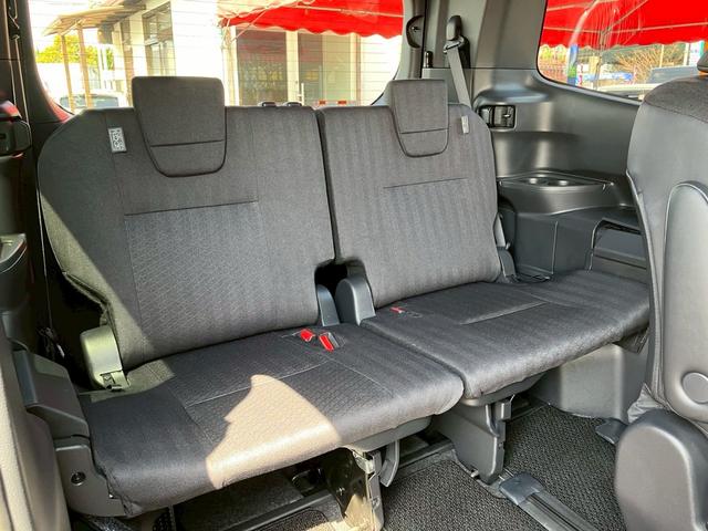 ヴォクシー Ｓ－Ｇ　７人乗り　禁煙車　衝突被害軽減ブレーキ　純正１０．５型ディスプレイオーデイオ／フルセグＴＶ／Ｂｌｕｅｔｏｏｔｈ／バックモニター　２．０ＥＴＣ　ＬＥＤオートライト　パワースライドドア　純正１６アルミ（31枚目）