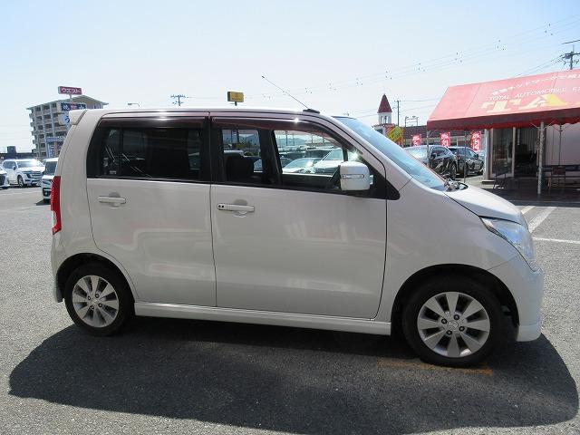 ＡＺワゴン ＸＳスペシャル　タイミングチェーン　ワンオーナー／禁煙車　全国２年／走行無制限保証　車検２年整備　純正フルエアロ／リアスポイラー／アルミ　オートエアコン　純正ＣＤ　ＥＴＣ　プッシュスタート　ベンチシート（22枚目）