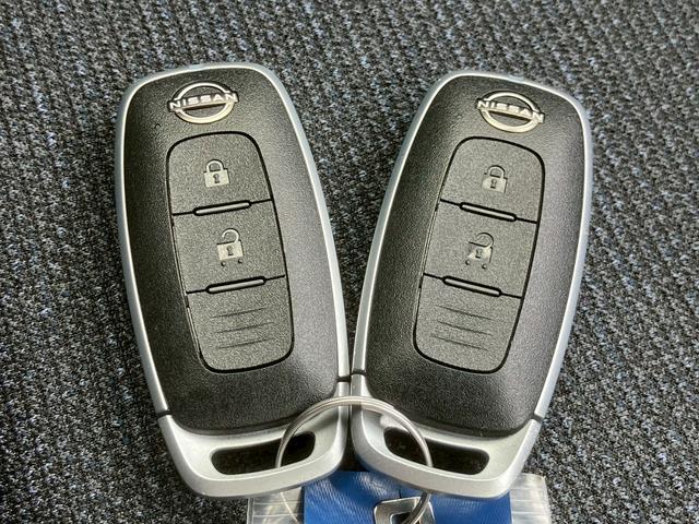 サクラ Ｘ　新車メーカー保証継承　全方位モニター　純正９型ナビ／フルセグＴＶ／ＤＶＤ再生／ＣＤ録音／Ｂｌｕｅｔｏｏｔｈ　純正フロアマット／ドアバイザー　インテリジェントキー　プッシュスタート　禁煙車（19枚目）