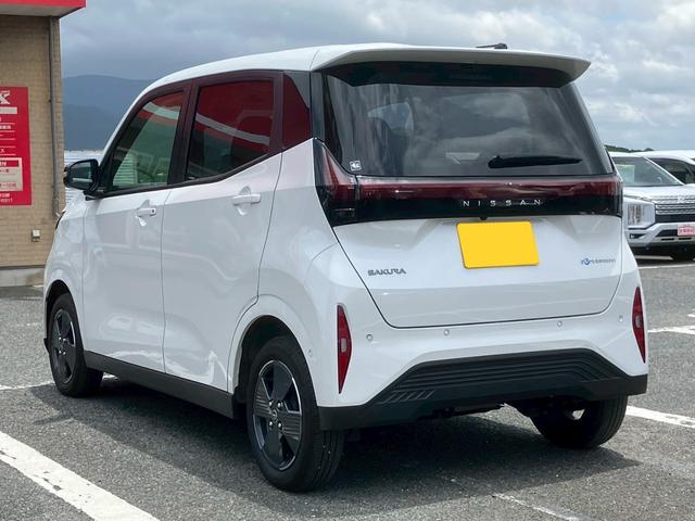 サクラ Ｘ　新車メーカー保証継承　全方位モニター　純正９型ナビ／フルセグＴＶ／ＤＶＤ再生／ＣＤ録音／Ｂｌｕｅｔｏｏｔｈ　純正フロアマット／ドアバイザー　インテリジェントキー　プッシュスタート　禁煙車（31枚目）