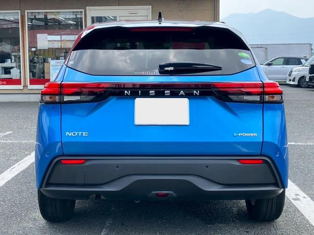 ノート Ｘ　新車メーカー保証継承　全方位モニター　シートヒーター　ハンドルヒーター　純正９型ナビ／フルセグＴＶ／Ｂｌｕｅｔｏｏｔｈ　インテリジェントルームミラー　ＬＥＤオートライト　置くだけ充電　２．０ＥＴＣ（36枚目）