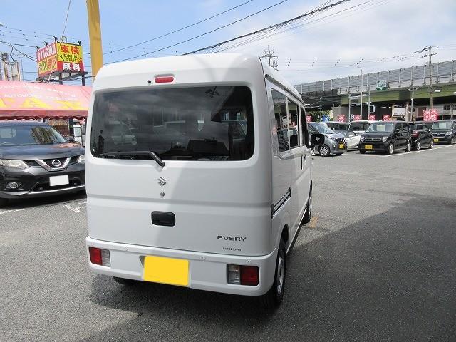 エブリイ ＰＡ　セーフティサポート装着車　後退時ブレーキサポート　新車メーカー保証継承　バックカメラ付きデイスプレイオーデイオ　オートライト　エアコン　パワステ　オーバーヘッドコンソールＢＯＸ　ラバーマット　禁煙車（17枚目）
