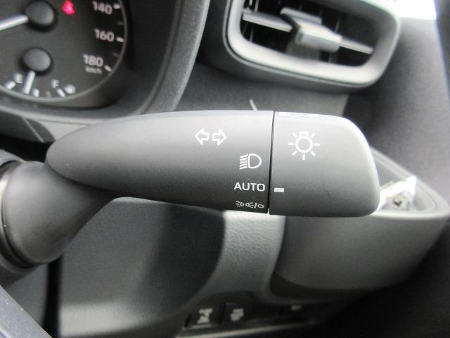 シエンタ ハイブリッドＸ　ナビレディパッケージ　トヨタセーフティセンス　登録済未使用車　ＬＥＤオートライト　パワースライドドア　プッシュスタート　スマートー　衝突被害軽減ブレーキ　ウインカー付き電動格納ドアミラー（8枚目）
