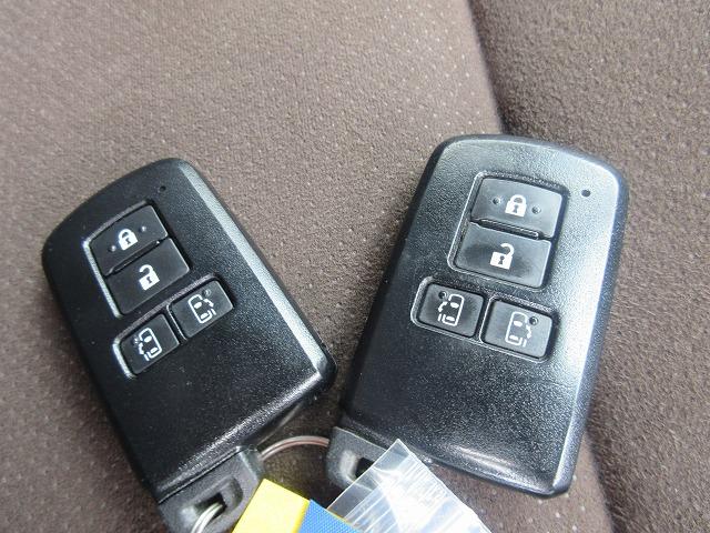 シエンタ Ｇ　クエロ　新車メーカー保証継承　ハーフレザーシート　ＬＥＤオートライト／フォグランプ　両側パワースライドドア　純正ナビ／フルセグＴＶ／ＤＶＤ再生／ＣＤ／Ｂｌｕｅｔｏｏｔｈ／バックモニター　ＥＴＣ（17枚目）