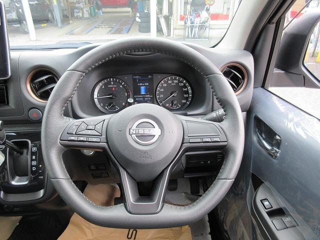 キャラバン グランドプレミアムＧＸ　２．４ディーゼルターボ　登録済未使用車　メーカーオプション／寒冷地仕様／パワースライドドア／スペアタイヤ＋ジャッキ　衝突被害軽減ブレーキ　全方位モニター　アルパイン製１１型ＤＳＰ　ＬＥＤライト／フォグ（5枚目）